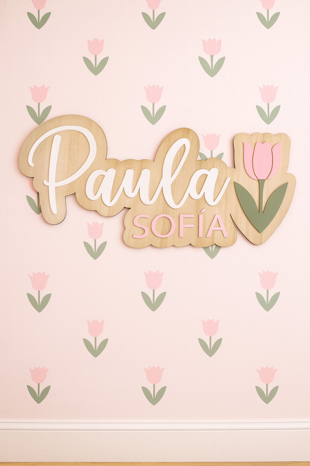 Nombre en Madera con Tulipán